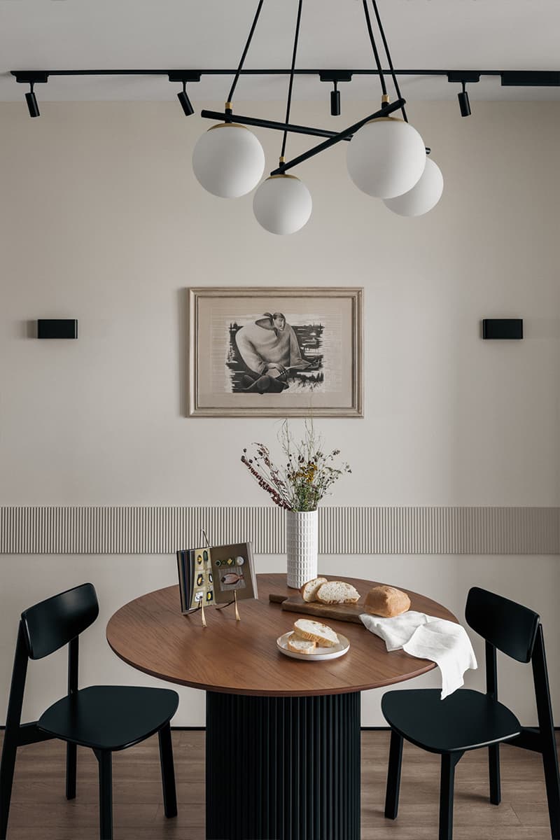 Чистые цвета и ощущение простота в интерьере «мужской» квартиры — проект студии Laura Interiors