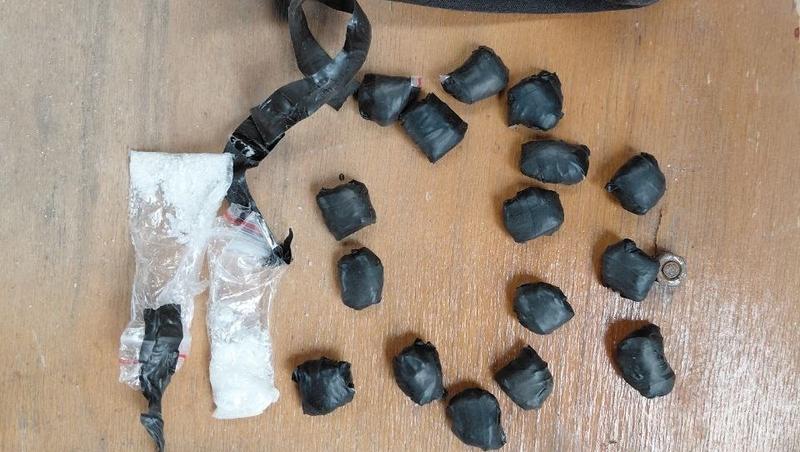 18 пакетов с метилэфедроном обнаружили у жителя Кировского округа