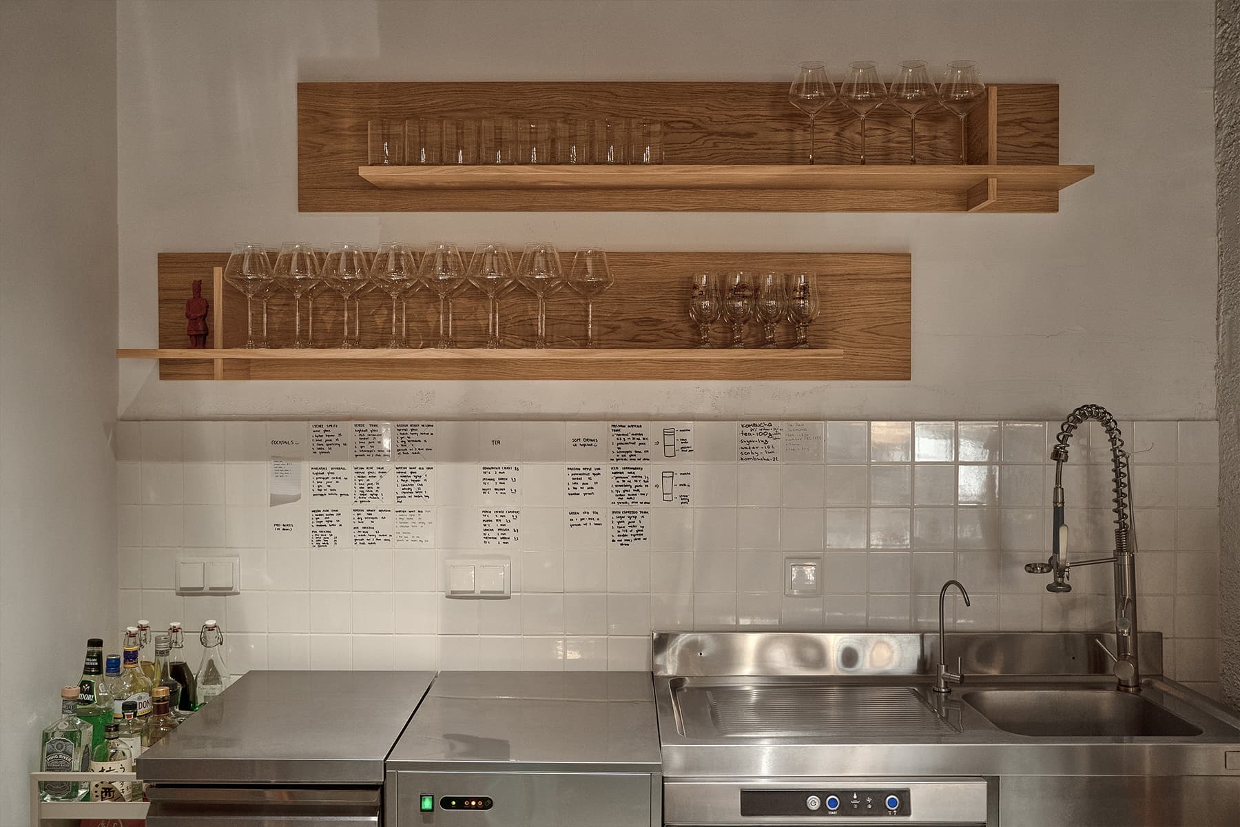 Динамичный интерьер небольшого ресторана в Лиссабоне — проект Светланы Вахтиной