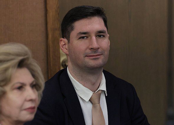 Руководитель рабочего аппарата Уполномоченного по правам человека в РФ Илья Чечельницкий