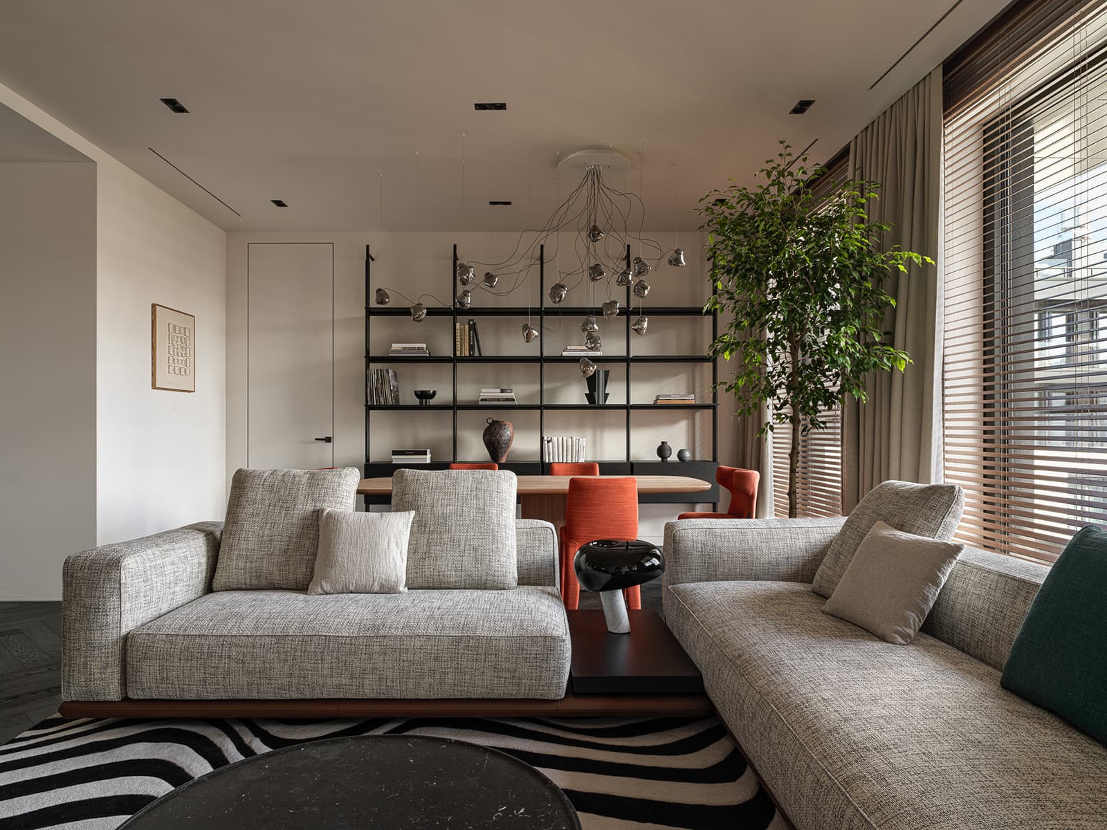 Молодежный интерьер большой квартиры для творческой девушки — проект ART-UGOL