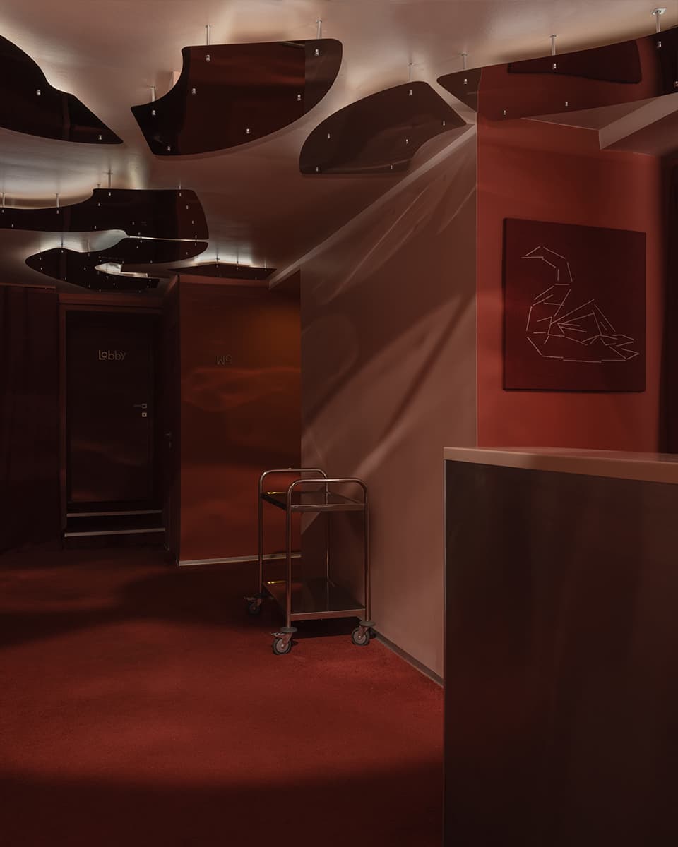 Интерьер караоке в стиле кинематографичного отеля — проект Майи Рожновской