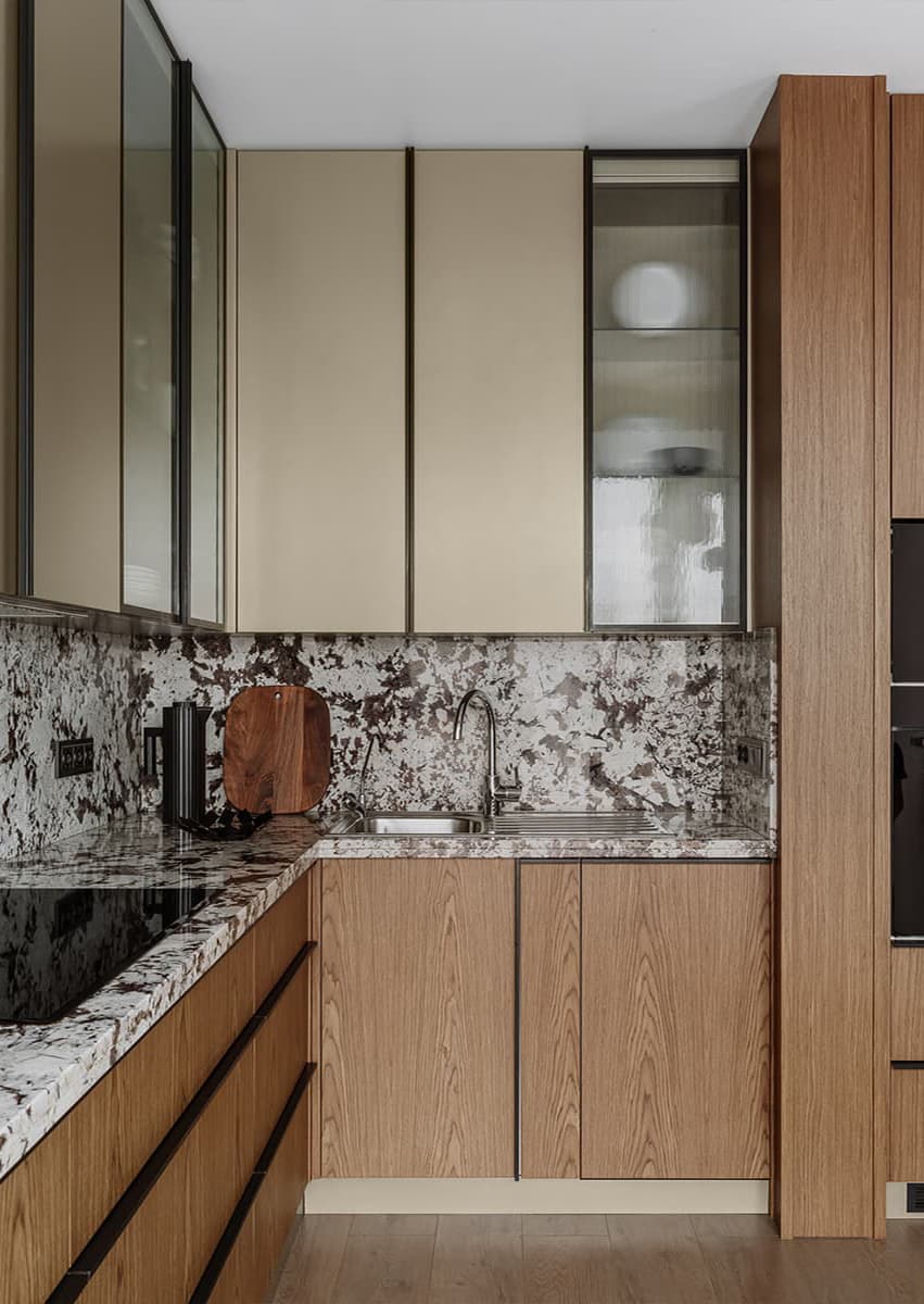 Интерьеры с кухнями из необычных материалов