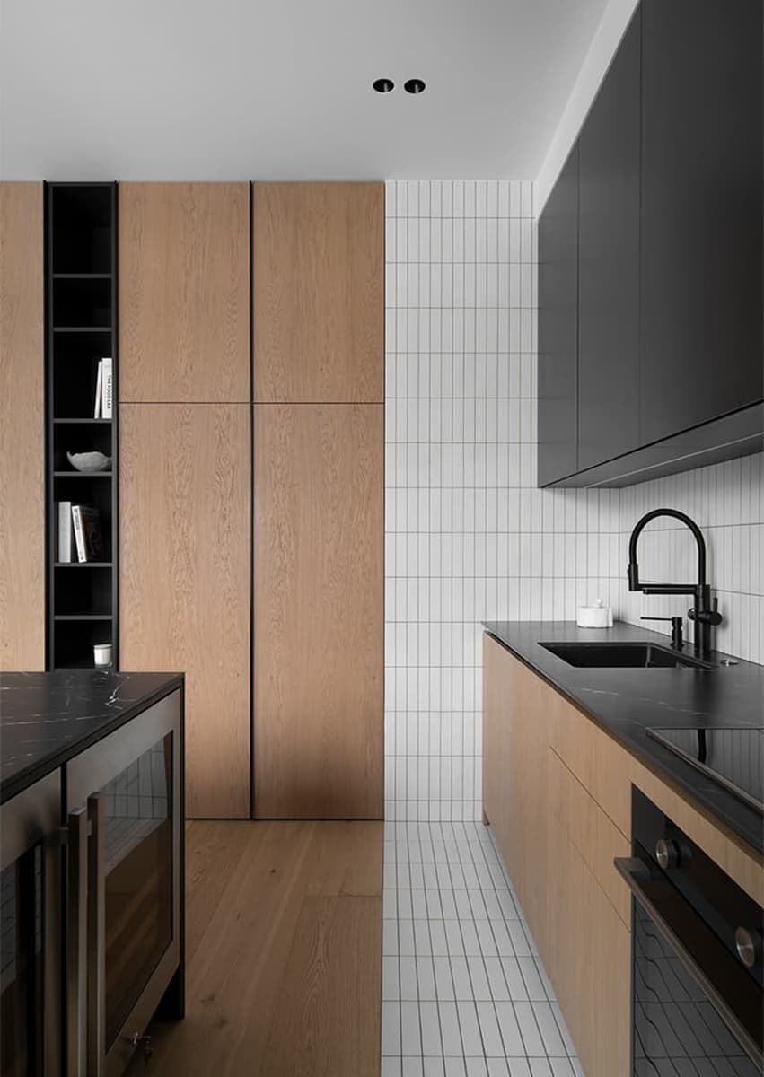 Интерьеры с кухнями из необычных материалов