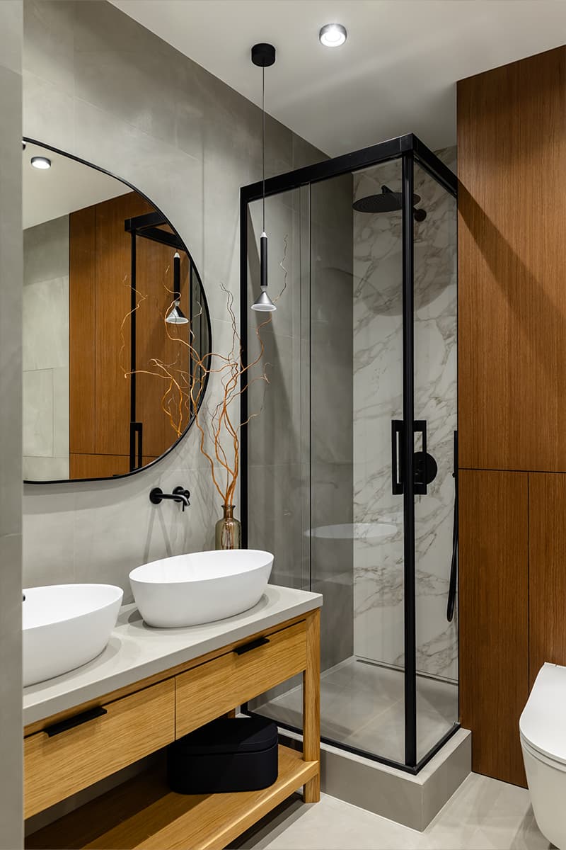 Изящные контрасты и отреставрированная мебель в интерьере семейной квартиры — проект Poisk Bureau