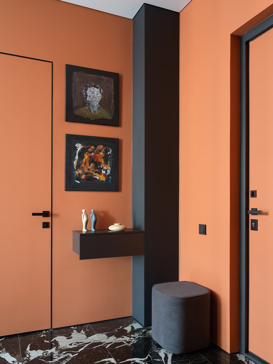 Глубокие бордовые тона в интерьере квартиры под сдачу — проект Натальи Федоровой