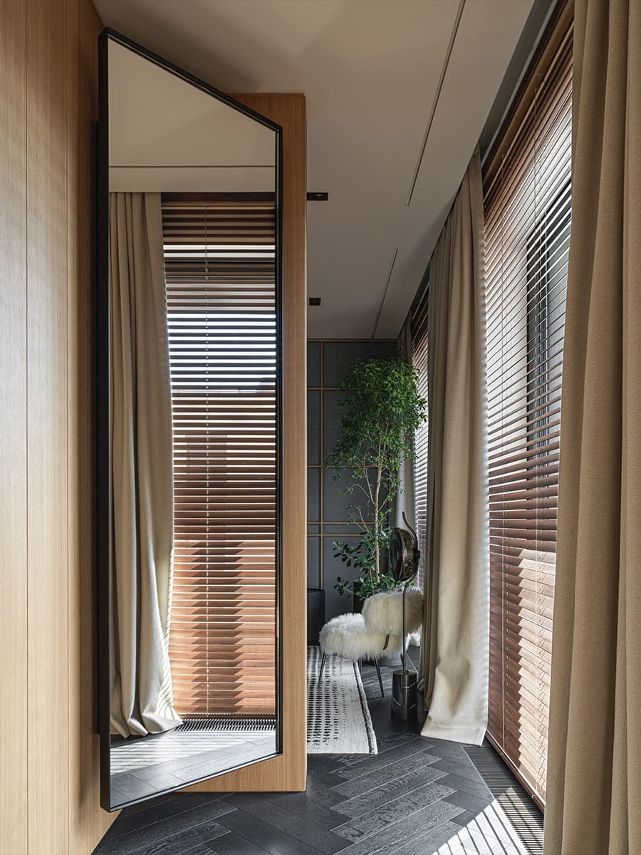 Молодежный интерьер большой квартиры для творческой девушки — проект ART-UGOL