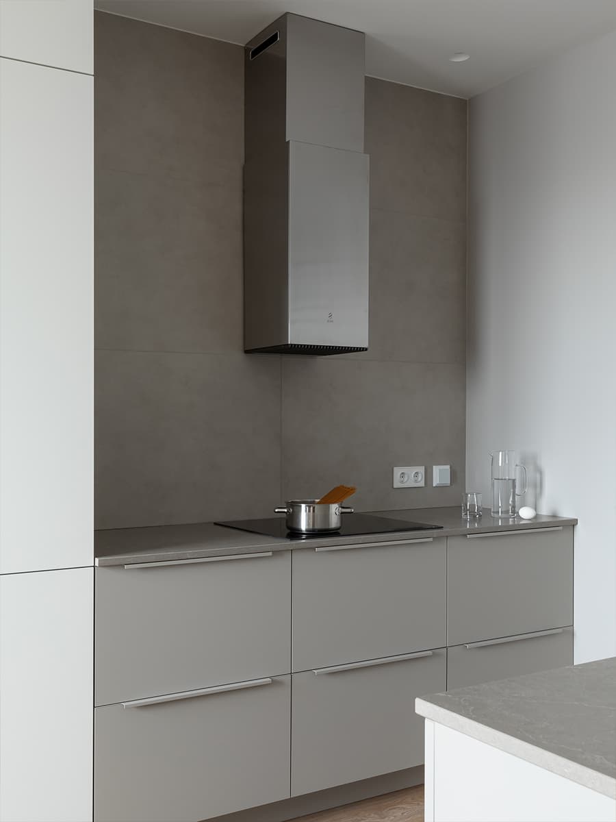 Обволакивающий интерьер квартиры для семьи из Екатеринбурга — проект Полины Караванской