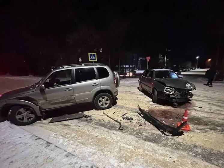 Автомобилистка пострадала в результате столкновения двух легковушек в Петровском округе Ставрополья