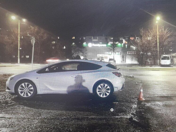 Автомобилистка при движении задним ходом сбила пожилую женщину в Невинномысске