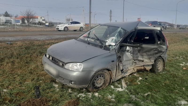 Четверо взрослых и двое детей пострадали в аварии на Ставрополье