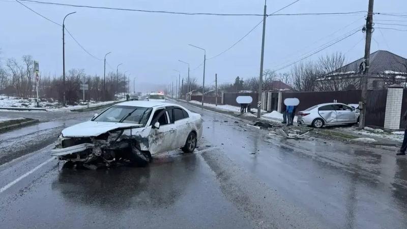 Два подростка пострадали в столкновении автомобилей Изобильненском округе