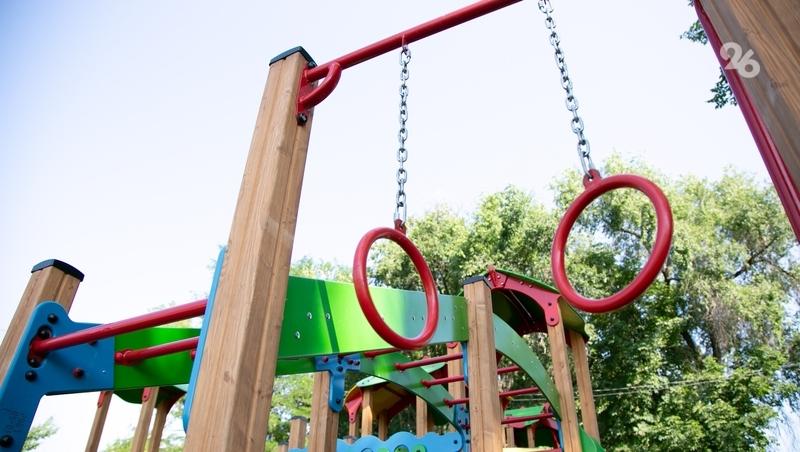 Две новые детские площадки обустроили в Курском округе