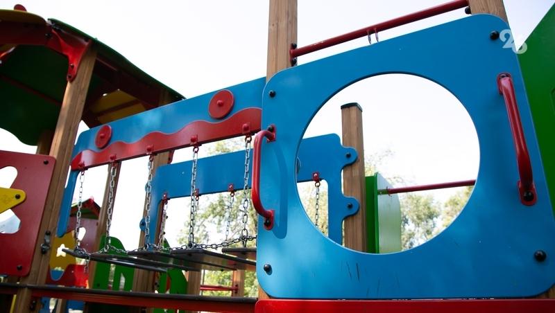 Две новые детские площадки обустроили в Курском округе