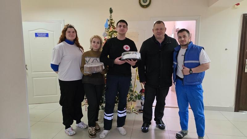 Глава Предгорья поздравил работников экстренных служб, дежуривших в Новый год