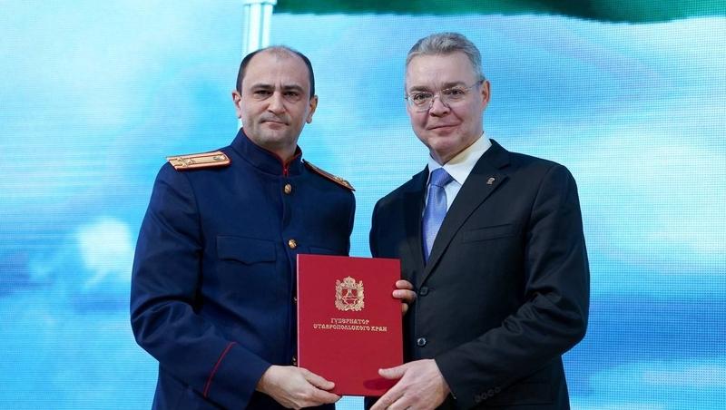 Губернатор Владимиров наградил следователей Ставрополья к 15-летию СК РФ