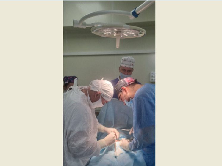 Хирурги Пятигорска прооперировали 16-летнего подростка с редкой срединной кистой шеи