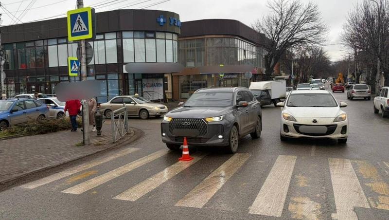 Иномарка сбила восьмилетнего пешехода на зебре в Ессентуках