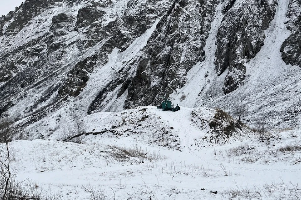 Из-за схода лавины в Грузии на границе Северной Осетии не выпускают автомобили0