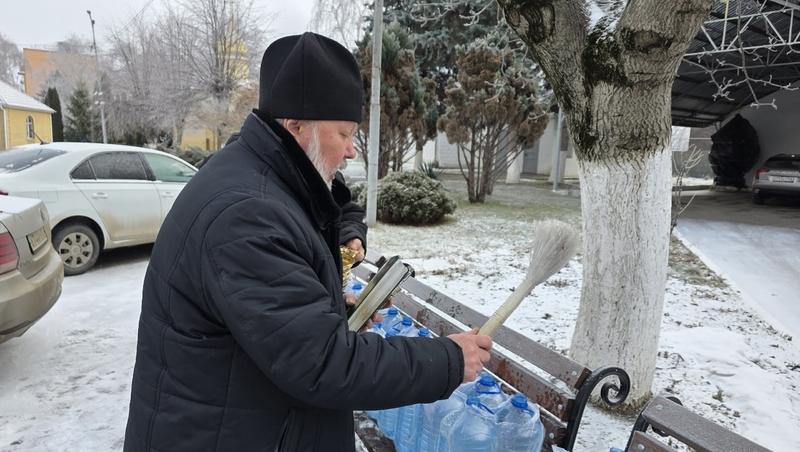 Крещенскую воду отправили в зону СВО из Предгорья при поддержке &laquo;Единой России&raquo;