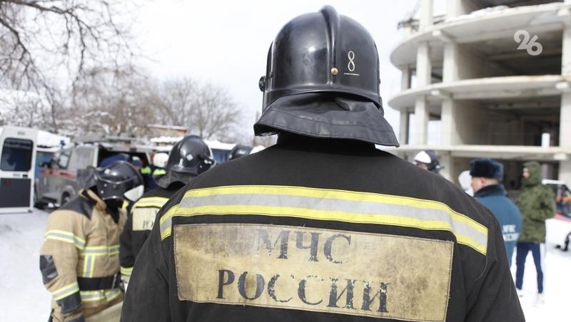 Крупный пожар в частном доме тушат в Михайловске, есть пострадавший