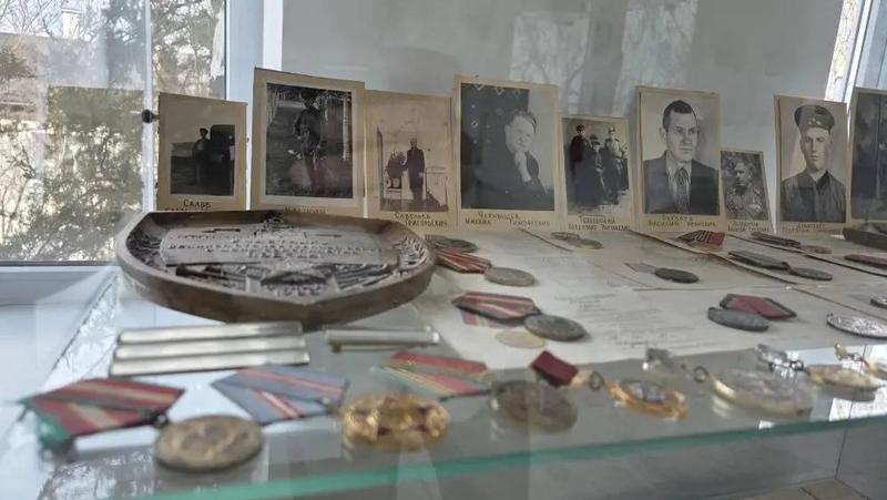 Музей с фотографиями советских солдат открыли в станичной школе на Ставрополье