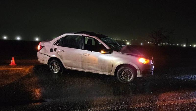 Мужчина, перевернувшийся на машине в Будённовском округе, мог уснуть за рулём