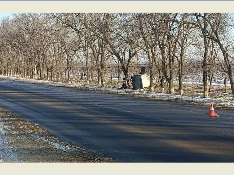 На трассе в Ипатовском округе рейсовый автобус врезался в УАЗ: пострадал пассажир