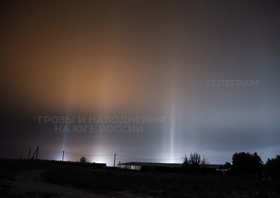 Не ПВО и не НЛО: синоптики объяснили появление столбов света на Ставрополье0
