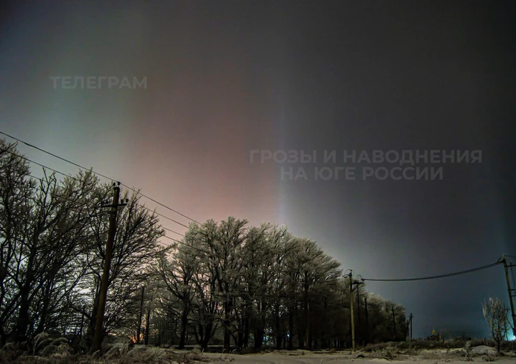 Не ПВО и не НЛО: синоптики объяснили появление столбов света на Ставрополье2