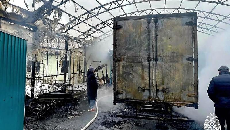 Ожоги лица и тела получил пенсионер при крупном пожаре в Михайловске