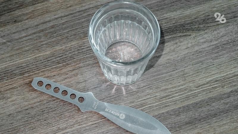 Пожилого ставропольца обвиняют в попытке зарезать знакомого во время застолья