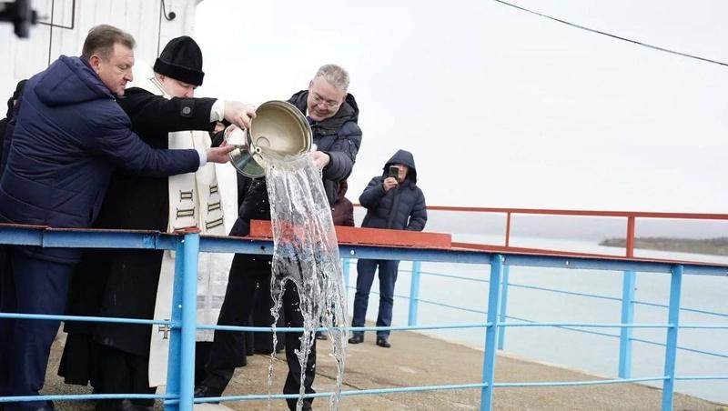 Сенгилеевское водохранилище освятили в праздник Крещения &mdash; глава Ставрополья