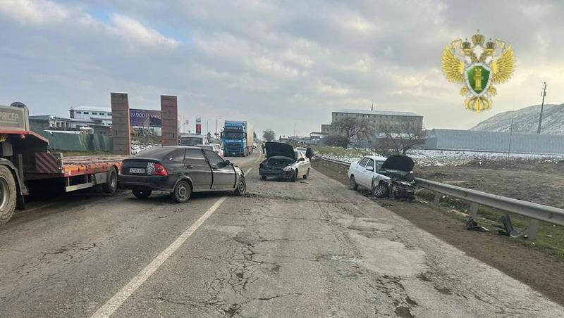 Шесть человек пострадали в массовом ДТП в Дербенте