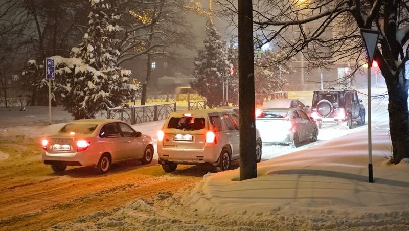 Штормовое предупреждение из-за сильного снегопада объявили на Ставрополье