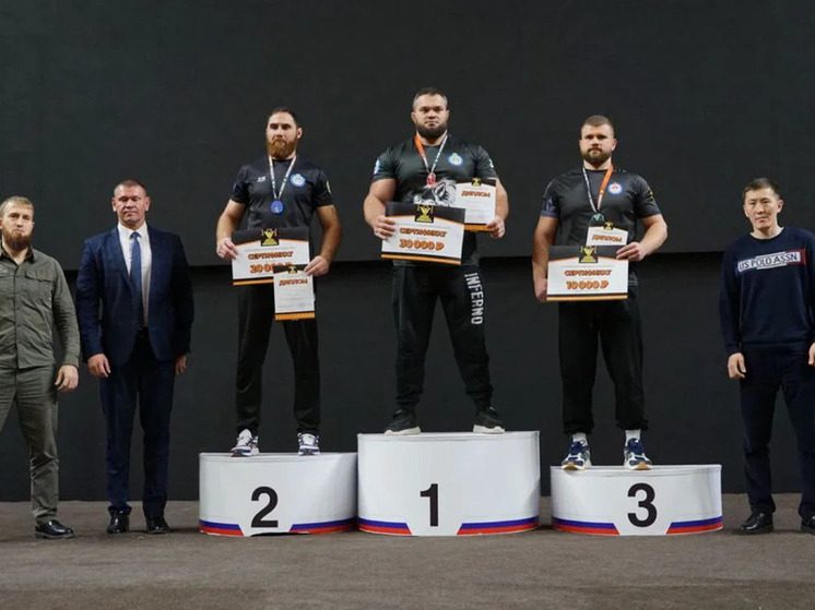 Спасатель из Чечни стал победителем «Кубка дружбы Калмыкии» по армрестлингу