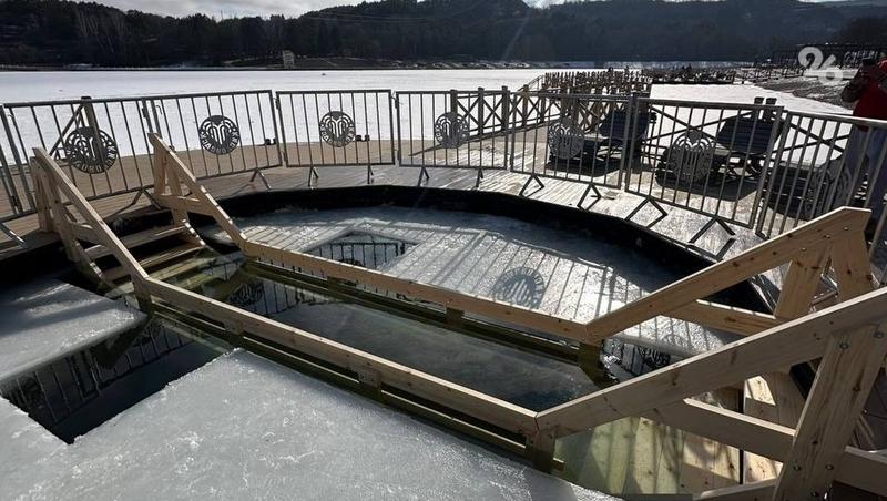 Старое озеро Кисловодска впервые за 30 лет подготовили к крещенским купаниям