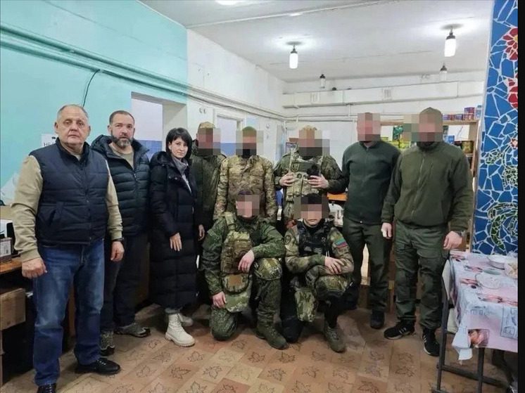 Ставропольцы доставили новогодние подарки и письма школьников в госпиталь и на передовую