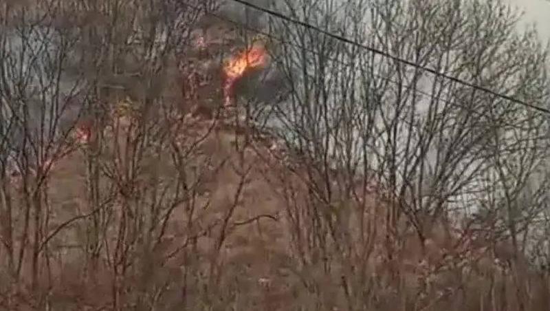 Сухостой загорелся в районе Сосновой горки в Кисловодске