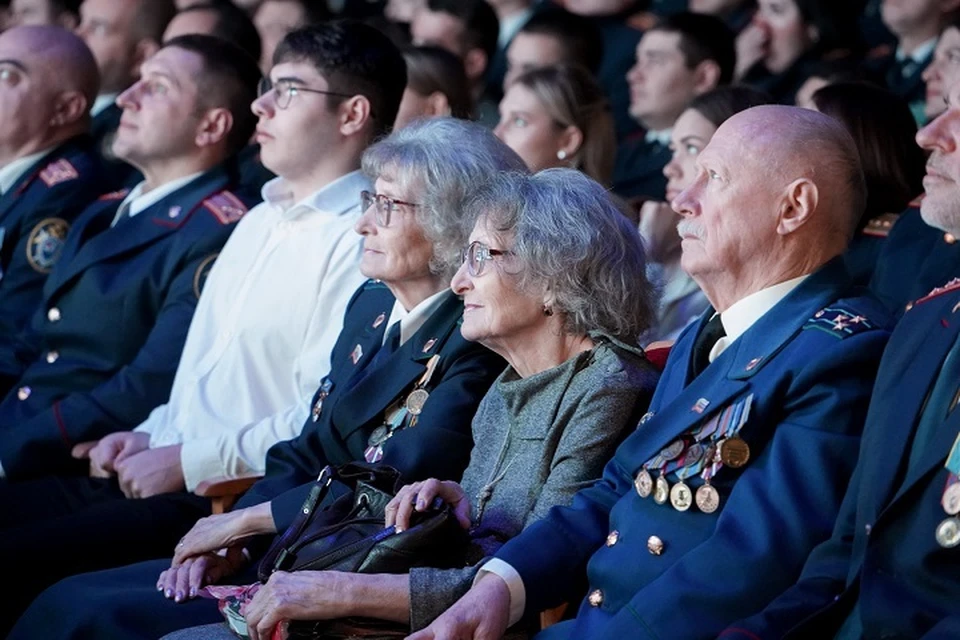 Тринадцати лучшим следователям Ставрополья вручили ведомственные награды0