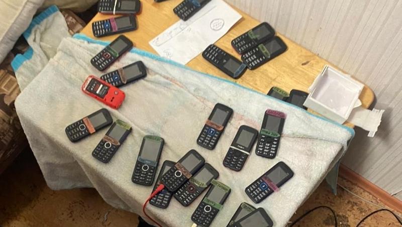 УФСБ Ставрополья пресекло в Новосибирске деятельность семи телефонных мошенников