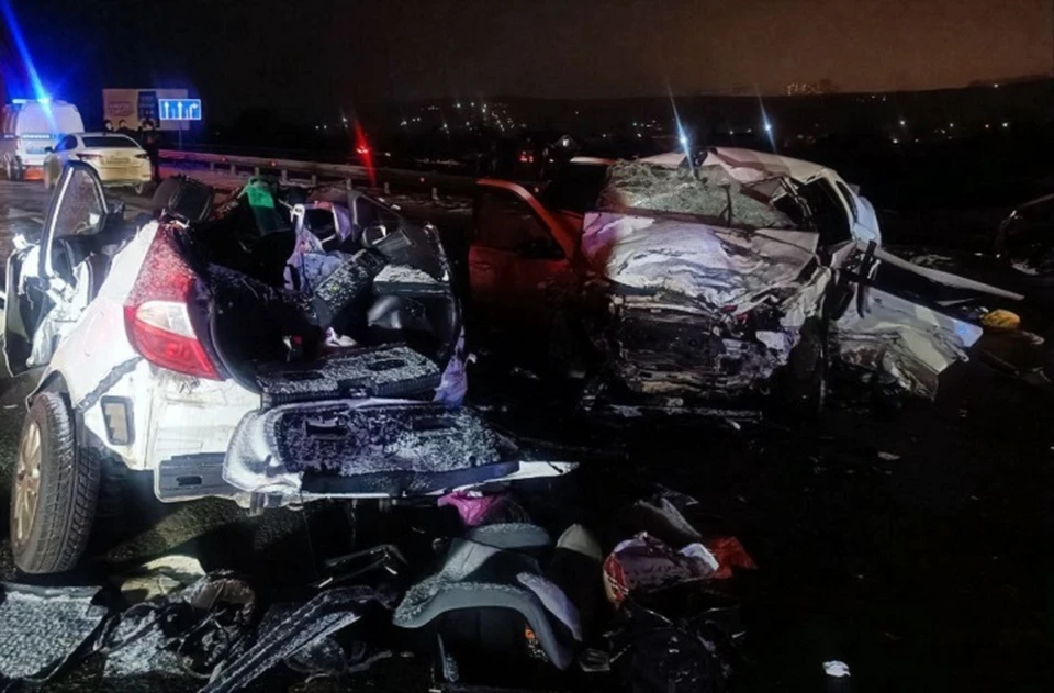 В аварии под Ставрополем погибли четыре человека, еще двое детей в больнице0