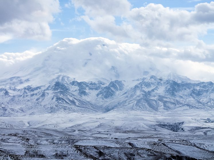В горах Карачаево-Черкесии и Кабардино-Балкарии объявили лавиноопасность