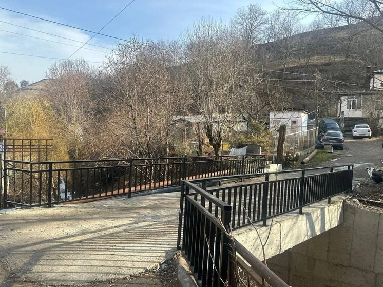 В Кисловодске восстановили пешеходный мост