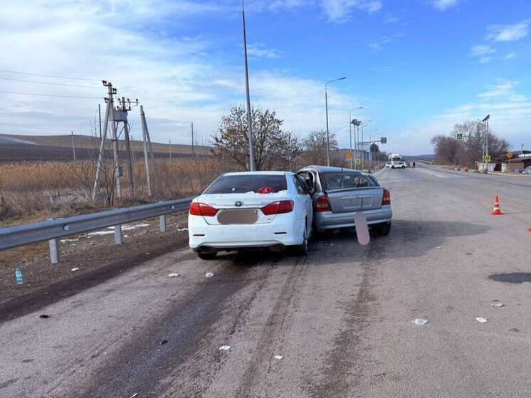 В Предгорном округе лобовое столкновение на трассе унесло жизнь водителя