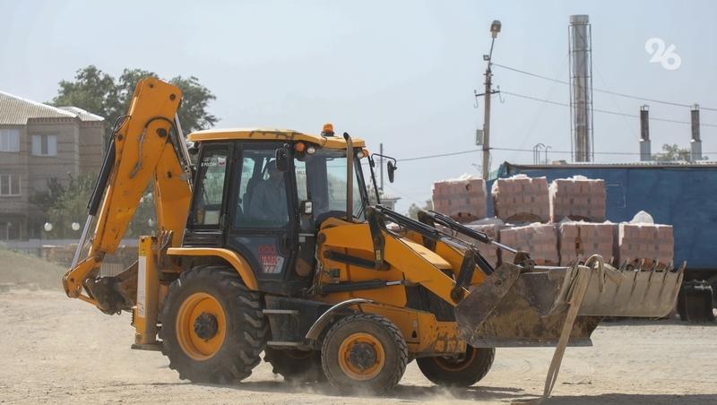 В школе и детсаду на юге Ставрополя возводят каркас и кладут инженерные сети