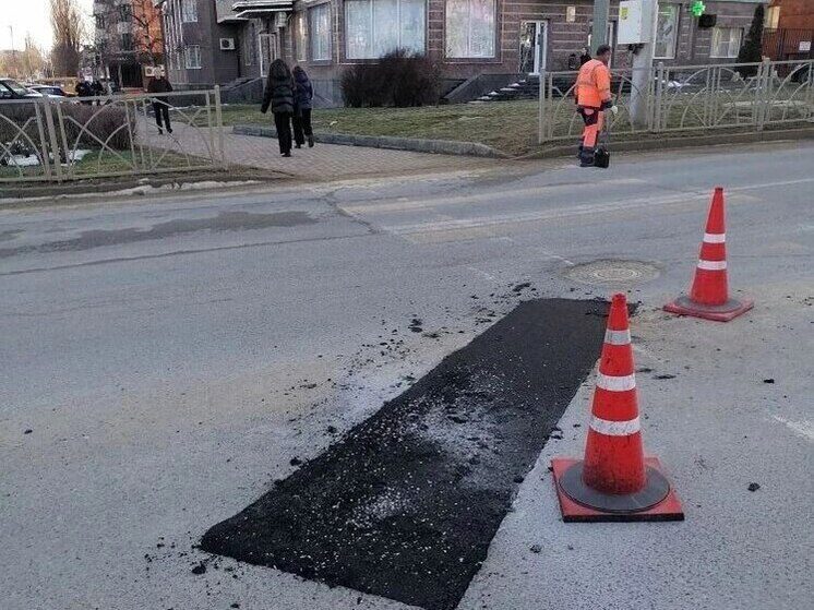 В Ставрополе начался ямочный ремонт дорог с использованием зимней технологии