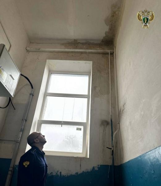 В Ставрополе залило многоэтажный дом на улице Доваторцев