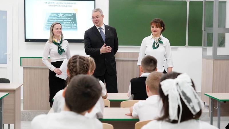 В Светлограде после капремонта открылась школа на 400 учеников &mdash; глава Ставрополья