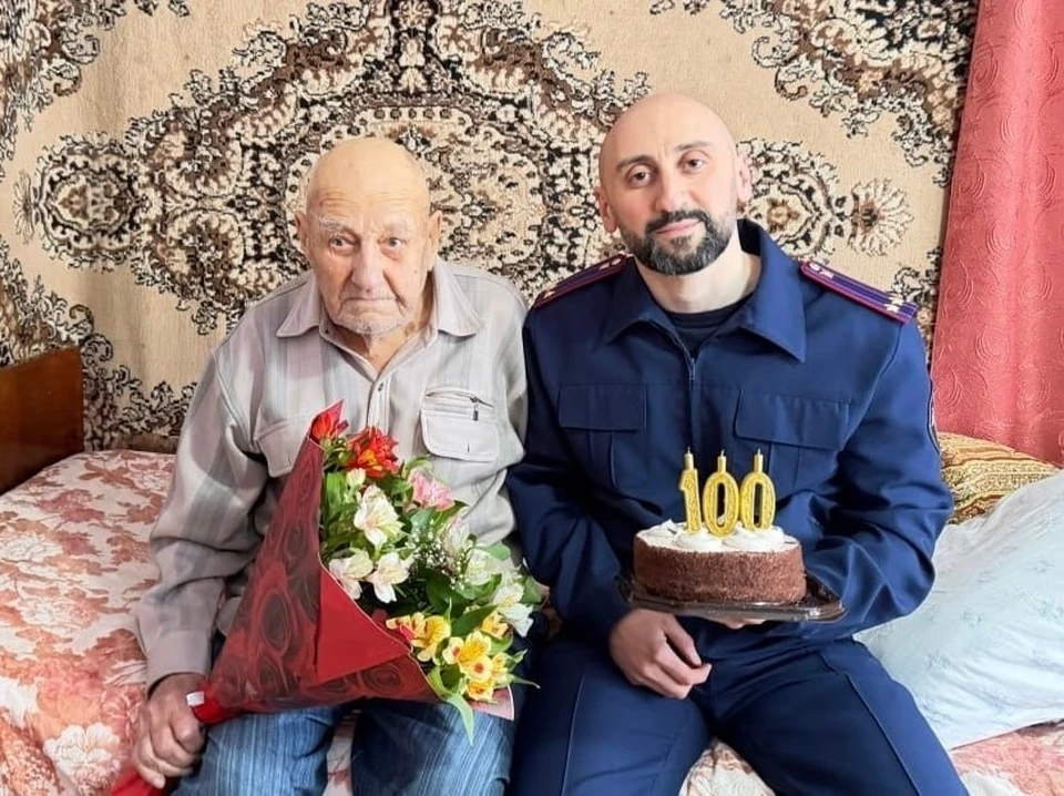 Ветерана Великой Отечественной поздравили со 100-летием в следкоме Ставрополья0
